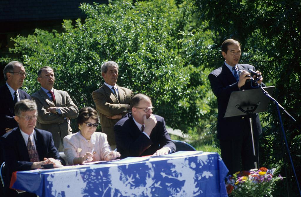 Corine Lepage, ministre de l'environnement à Vallouise pour la signature de la charte du Parc national des Ecrins, le 11 juillet 1996