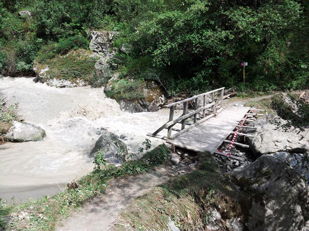 Passerelle Crépon - août 2017  © O.warluzelle - Parc national des Écrins