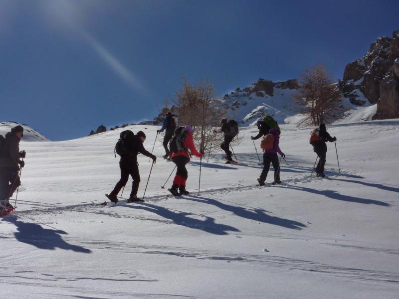 Balade raquettes avec VIsa trekking dans les Ecrins - Esprit parc national