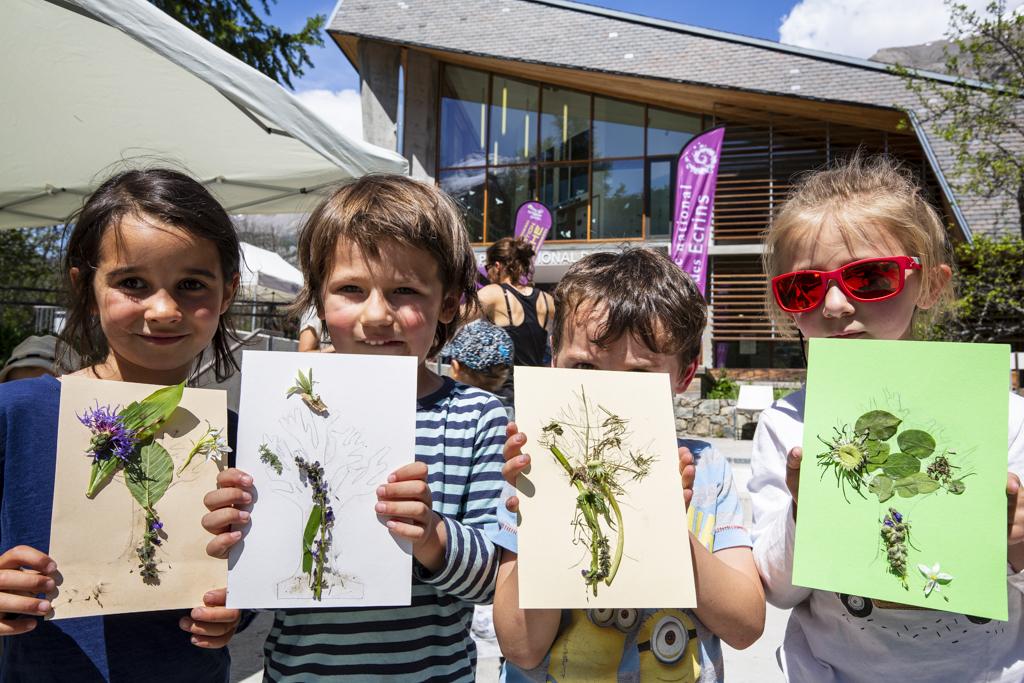 brico nature avec Oriane -  scolaires -Ecrins de nature 2019 - Vallouise - photo T.Maillet - Parc national des Ecrins