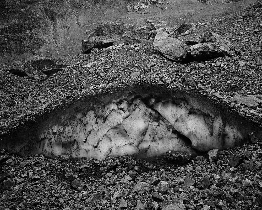 Exposition à la Tour brune - série photographique glacier Noir - photos Jonathan Mourglia 