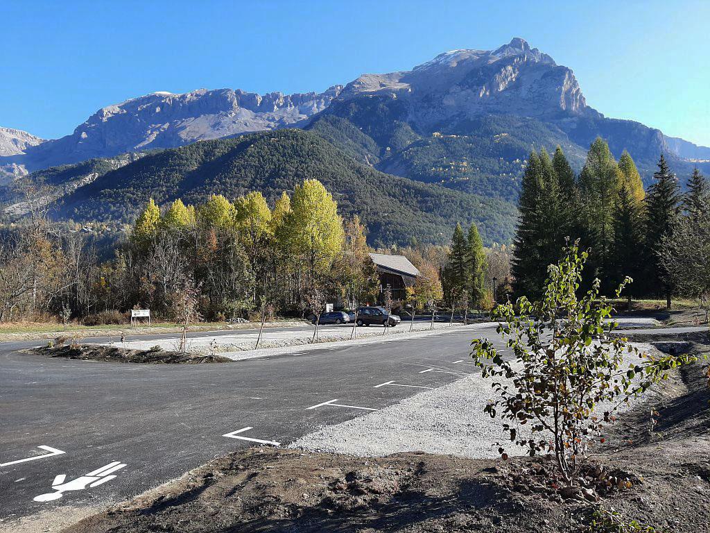 Revalorisation du parking de la maison du Parc de Vallouise © Hélène Quellier - Parc national des Ecrins