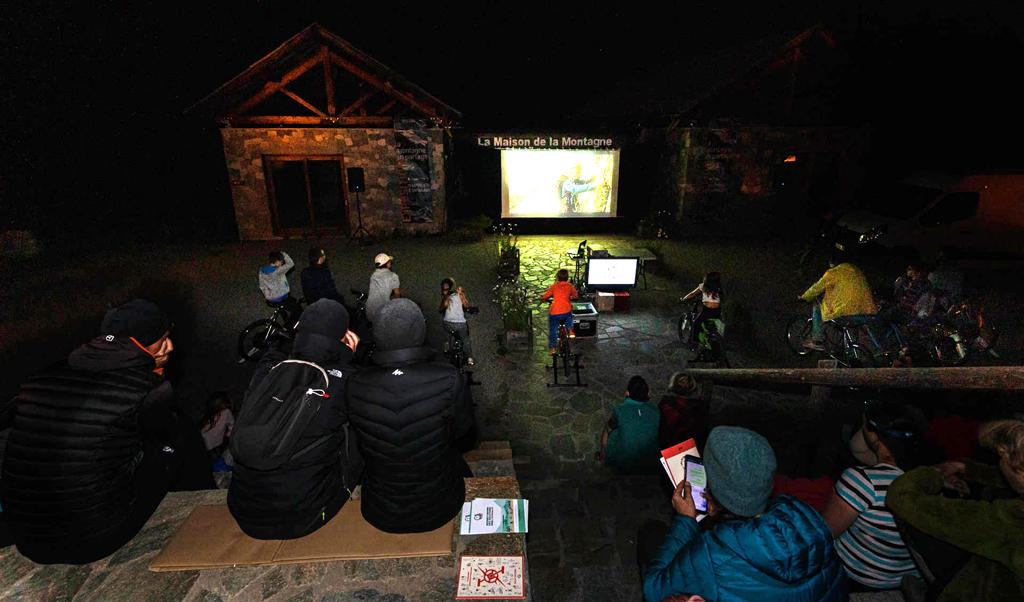 Projection vélectrogène à Ailefroide - © T. Maillet - PNE
