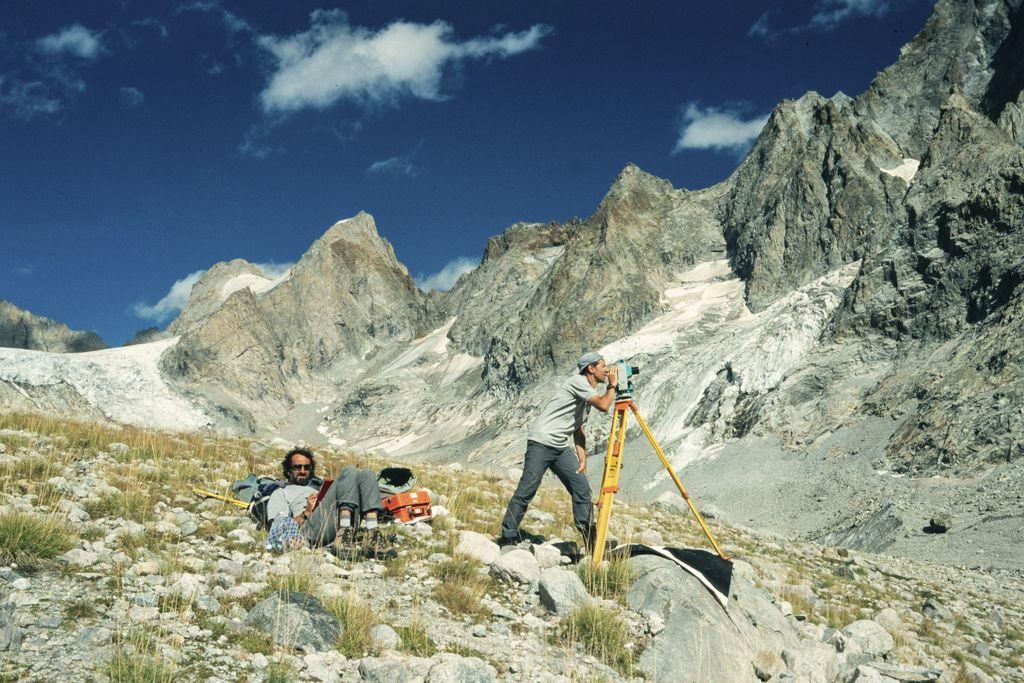 Relevé sur le glacier Blanc en 2003 © B. Nicollet - PNE