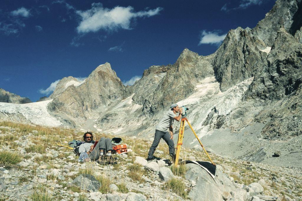 Relevé sur le glacier Blanc en 2003 © B. Nicollet - PNE