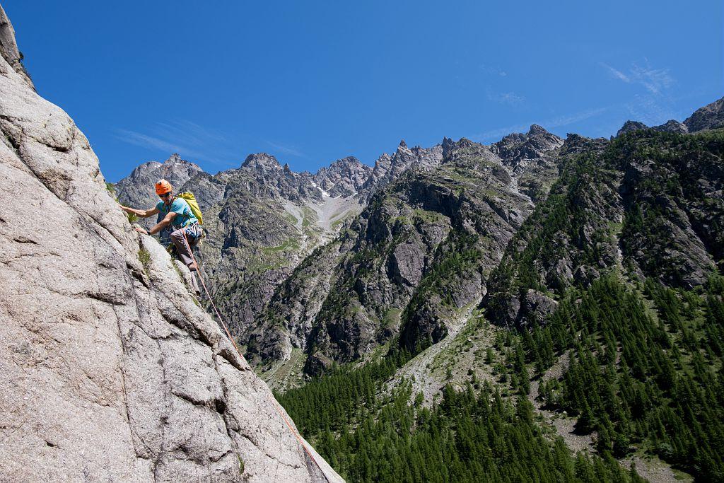 Escalade à Ailefroide © T. Maillet - PNE