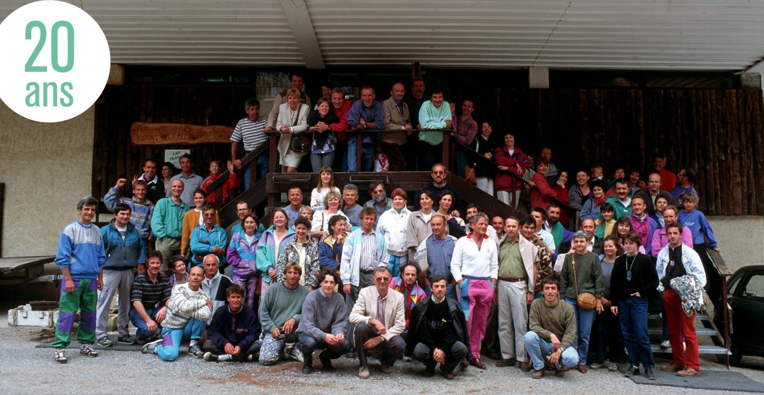 L’équipe d’agents lors de la célébration des 20 ans du Parc national en 1993 © PNE