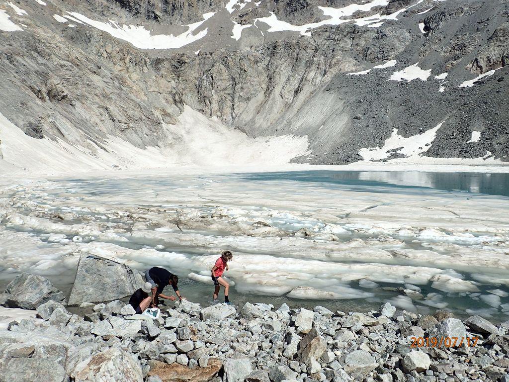 Suivi scientifique au lac du Pavé © V. Vassal