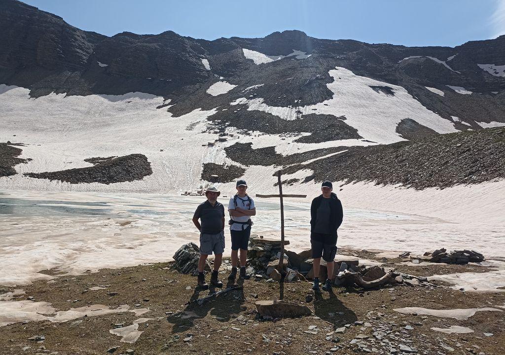 La nouvelle croix au lac des Rougnous © L. Laurenceau - PNE