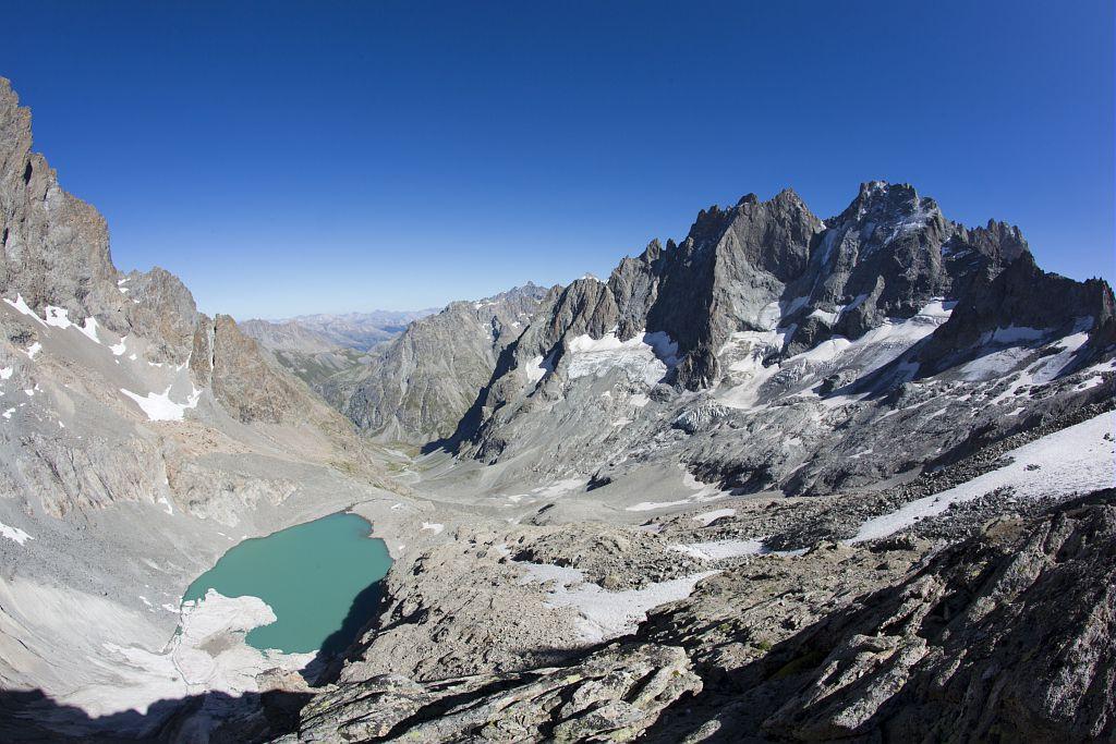 Lac et refuge du Pavé ©Pascal Saulay - Parc national des Ecrins