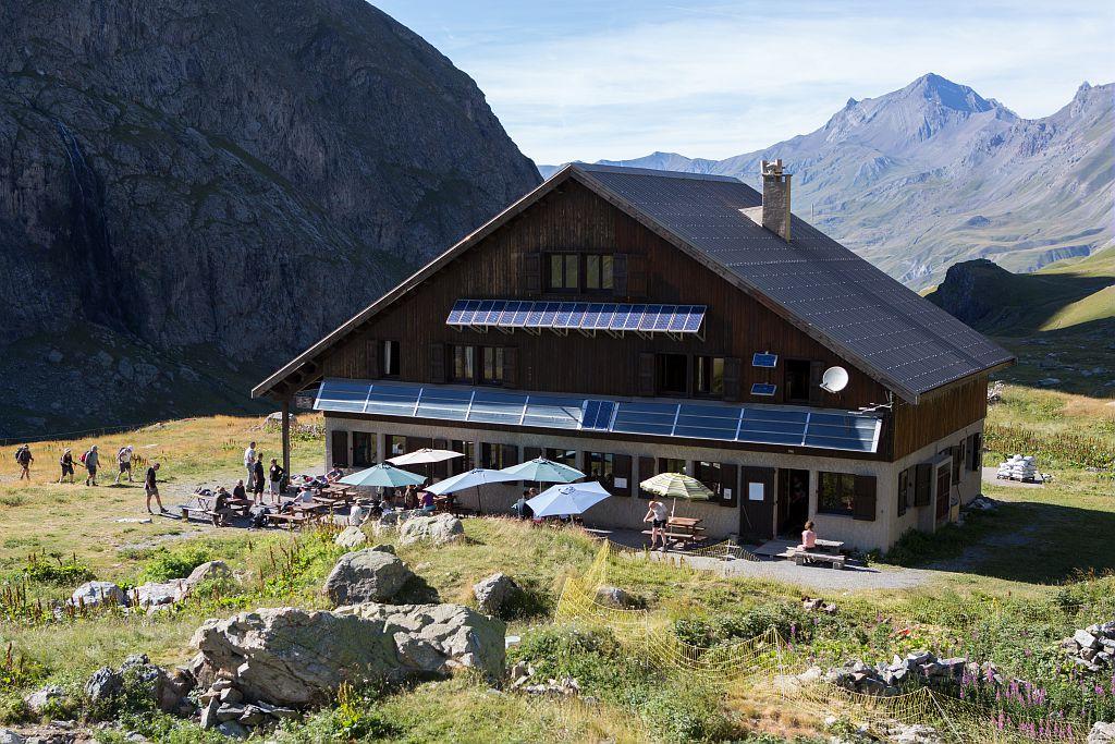 Refuge de l'Alpe de Villar d'Arène © P. Saulay, PNE