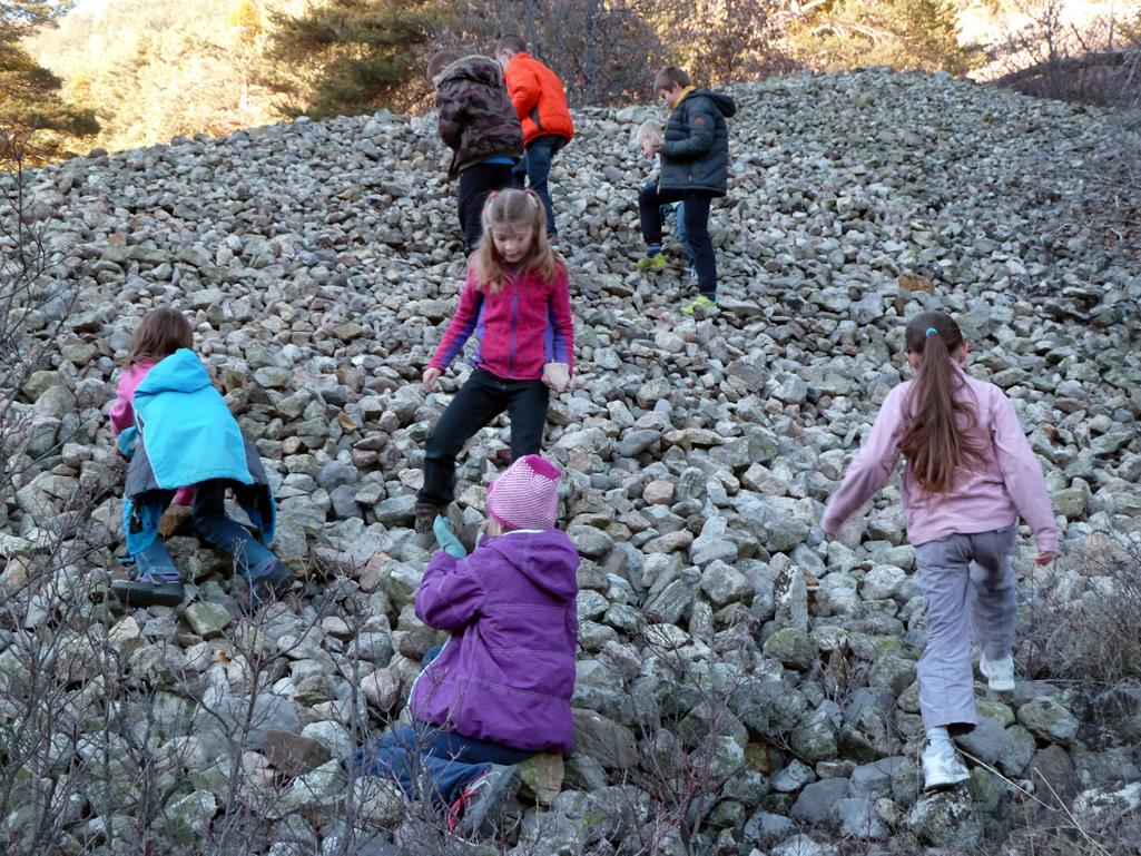 projet pédagogique école des Vigneaux - Découverte des roches, avec le parc national des Ecrins - 2015-2016