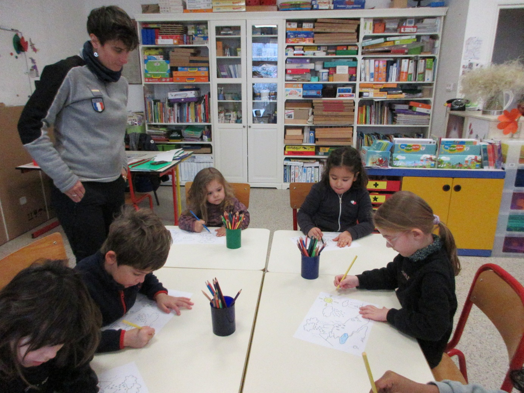 Animation sur l'eau à l'école de Mizoën © V. Scheppee