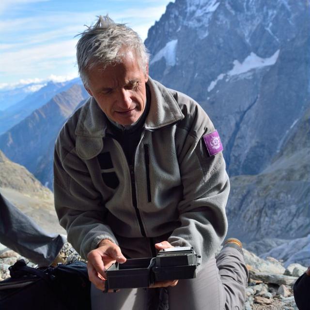 Pascal Saulay, chargé de mission "images" au parc national © M.Coulon- Parc national des Ecrins