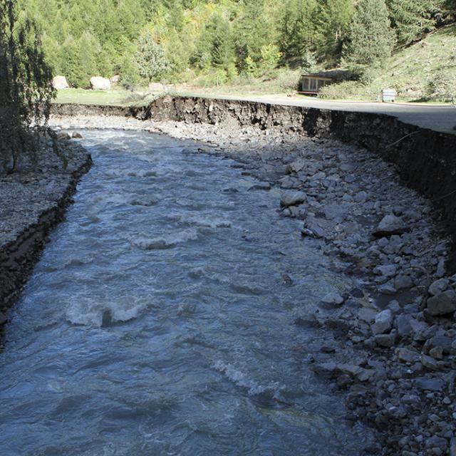 parking Dormillouse-dégats orage - sept 2015 - © F.Goulet - Parc national des Ecrins