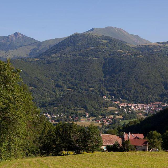 Hameau des Paris - village de Saint-Firmin dans la vallée © Pascal Saulay - Parc national des Ecrins