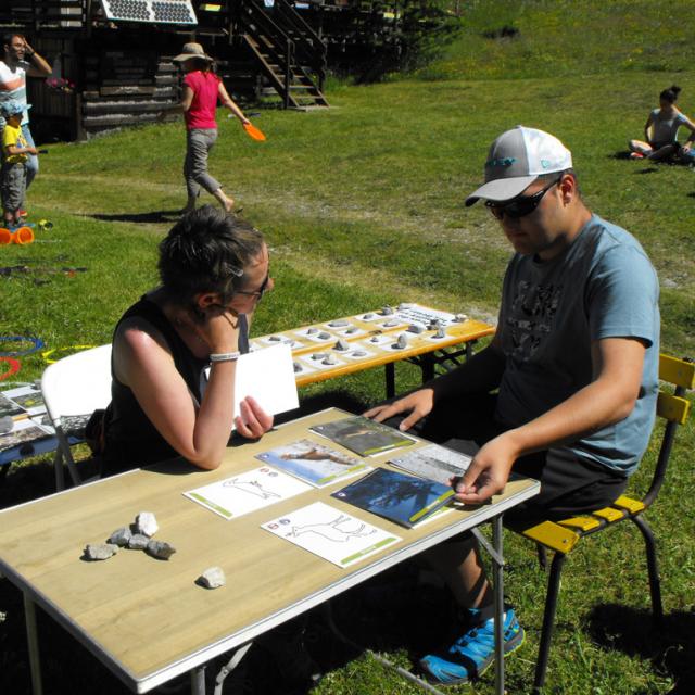 journée partage - juin 2016- association Nouvel Envol Hautes-Alpes - malle découverte nature - outil handicap - Parc national des Ecrins