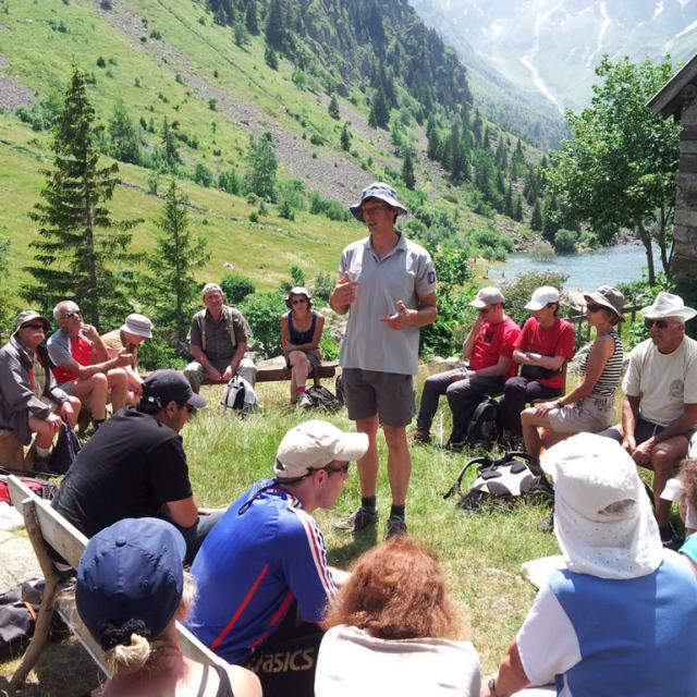 Sortie au Lauvitel avec des personnes déficientes visuelles - juillet 2016 - © Parc national des Ecrins - association Valentin Haüy 