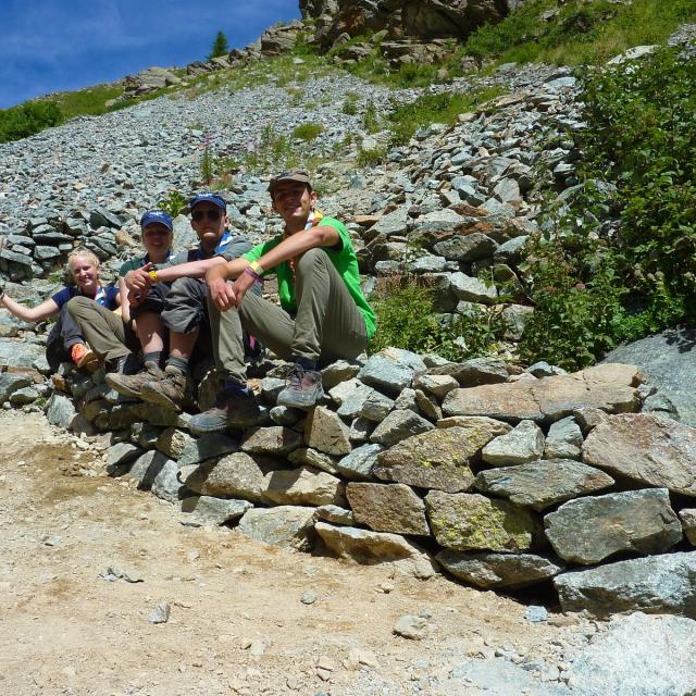 travaux lac de la douche avec groupe scout -Roverway août  2016 - © C.Coursier - Parc national des Ecrins