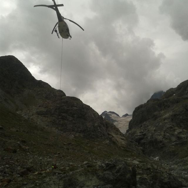 Ttravaux pour rétablir les passerelles de la Pilatte - 20 août 2017 - © J.Forêt - Parc national des Ecrins