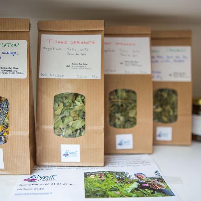Produits esprit parc national, en vitrine dans les maisons du Parc © T.Maillet - Parc national des Ecrins