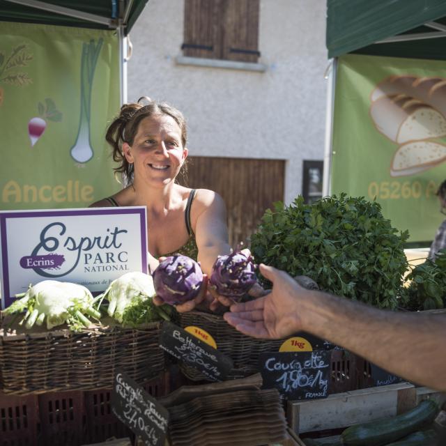 Sophie Jaussaud, Productrice de légumes Bio © Carlos Ayesta - Parc national des Ecrins