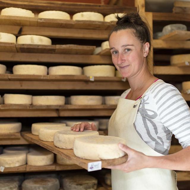 Marion Ranguis de la Ferme du Pré la Combe © Fabien Thibault - PNE