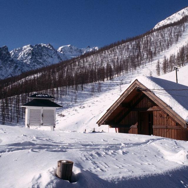Station MERA hiver - © Parc national des Écrins