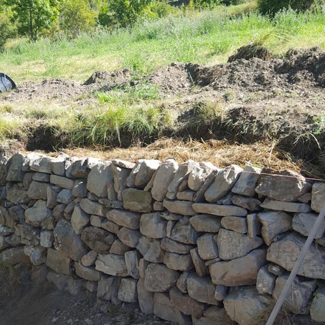 Chantier formation restauration muret Reallon - août 2018 - © S. Raymond - Parc national des Ecrins