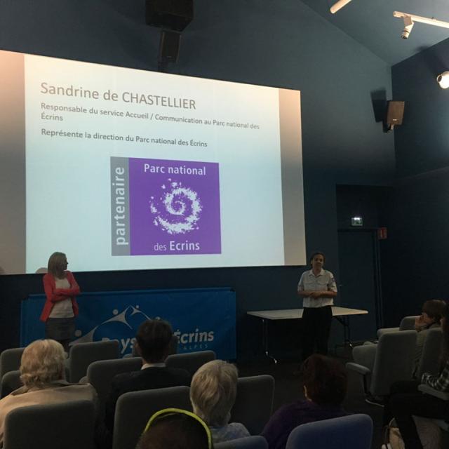 Présentation rando pays des ecrins - maison du Parc de Vallouise - sept 2018 - © photo OT Pays des Ecrins