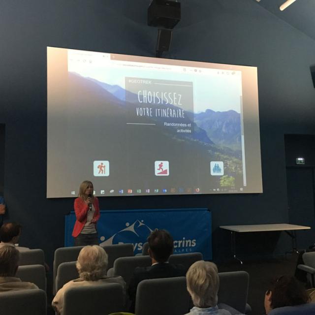 Présentation rando pays des ecrins - maison du Parc de Vallouise - sept 2018 - © photo Thibault Blais - OT Pays des Ecrins