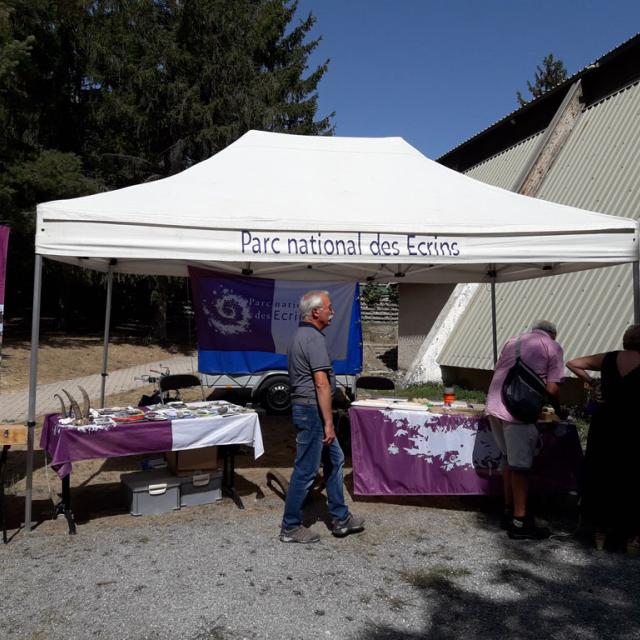 Stand du Parc national des Ecrins - Foire bio d'Embrun 2019 - © photo O. Lefrançois - parc national des Ecrins