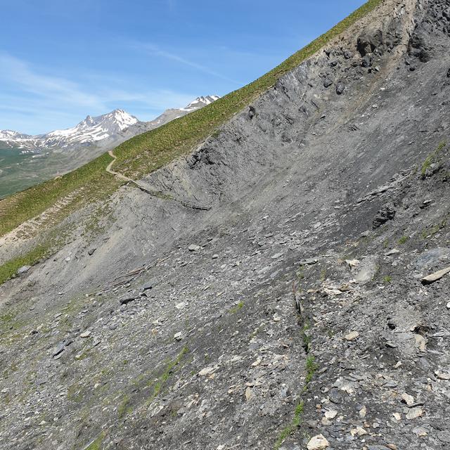 Eboulement et glissement de terrain sur le sentier des Crevasses - mai 2020 - photo E.Vannard - Parc national des Ecrins