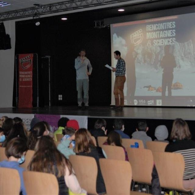 Les Rencontres Montagne & Sciences au Bourg d'Oisans - © T. Chevallier - PNE