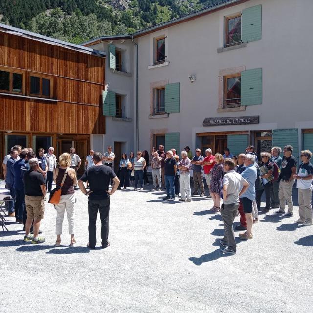 Signature de la convention alpinisme, escalade et canyoning à la Bérarde (5/07/2022) © P. Navizet - PNE