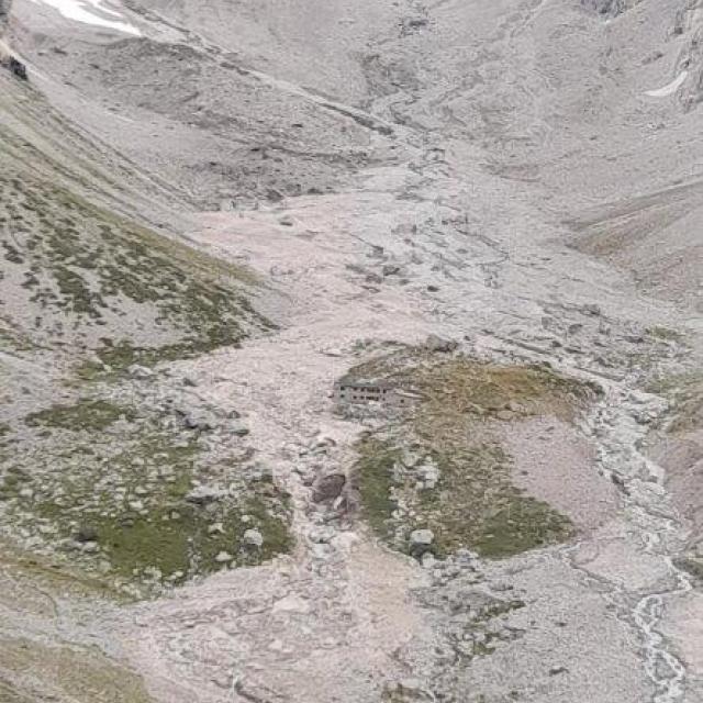 Le nouvel environnement du vallon des Etançons vu depuis un helicoptère (c) Parc national des Ecrins