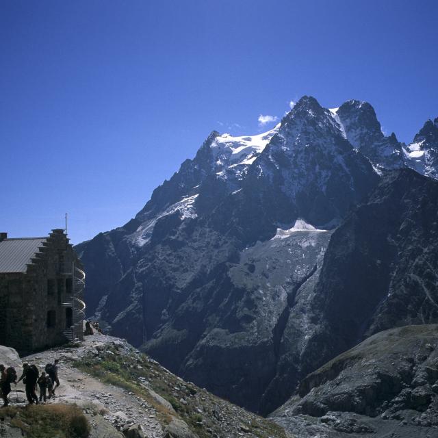 Refuge du Glacier blanc et Pelvoux (C) François Labande