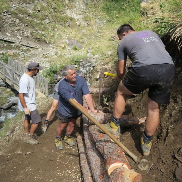 Chantier en cours sur le GR54B © Isabelle Miard - PNE