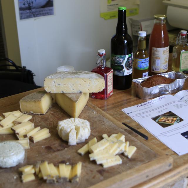 Dégustation de produits Esprit parc - Eline Chalet - Parc national des Ecrins 
