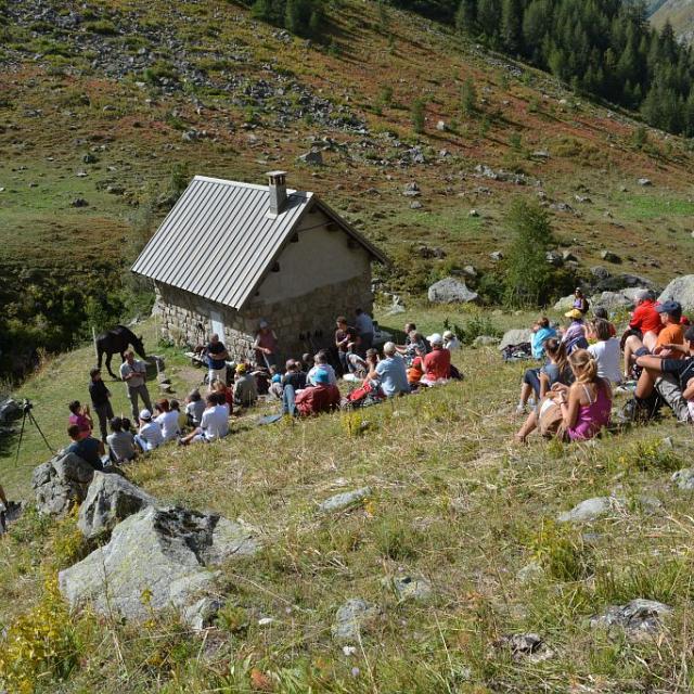 Les 40 ans du PNE du secteur de l'embrunais - Sortie avec les gardes moniteurs jusqu'à la cabane du Pré d'Antoni © Mireille Coulon - Parc national des Ecrins