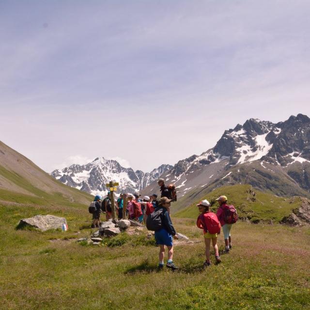 Sortie de fin d'année à l'Alpe de villar d'Arène - école de Savines - © M-Coulon - Parc national des Ecrins