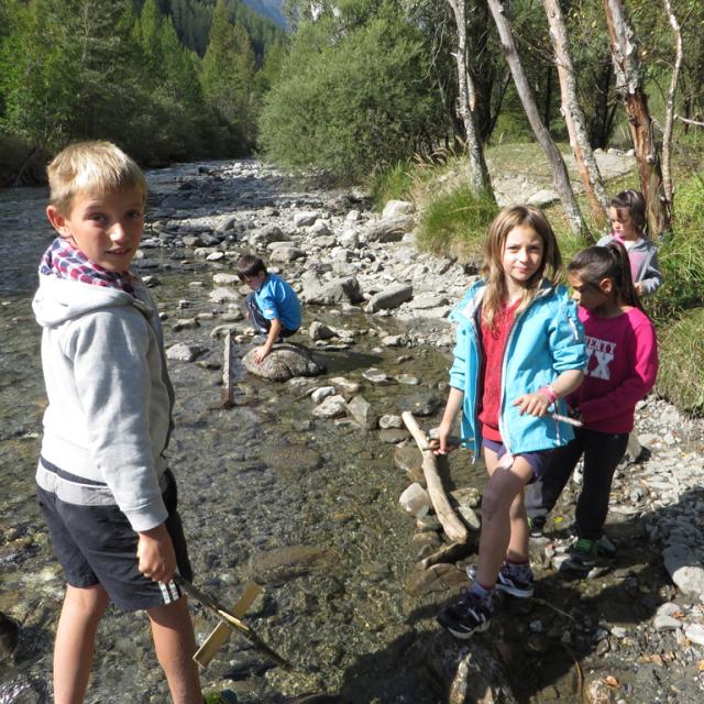 ecole Freissinières - sept 2015 - atour de l'eau avec le Parc national des Ecrins