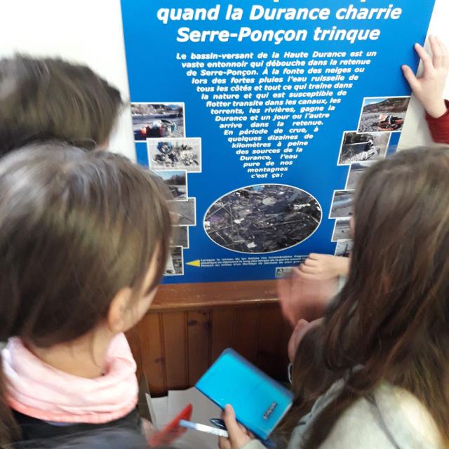 Inervention sur le transport des déchets par l'eau - mars 2020 - ecole de Vallouise