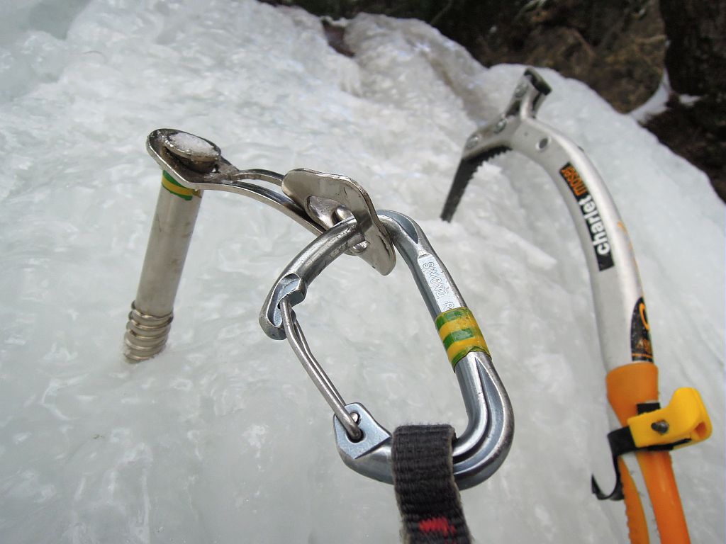 Cascade de glace Les Tourengs ©Ludovic Imberdis - Parc national des Ecrins Cascade de glace Les Tourengs ©Ludovic Imberdis - Parc national des Ecrins